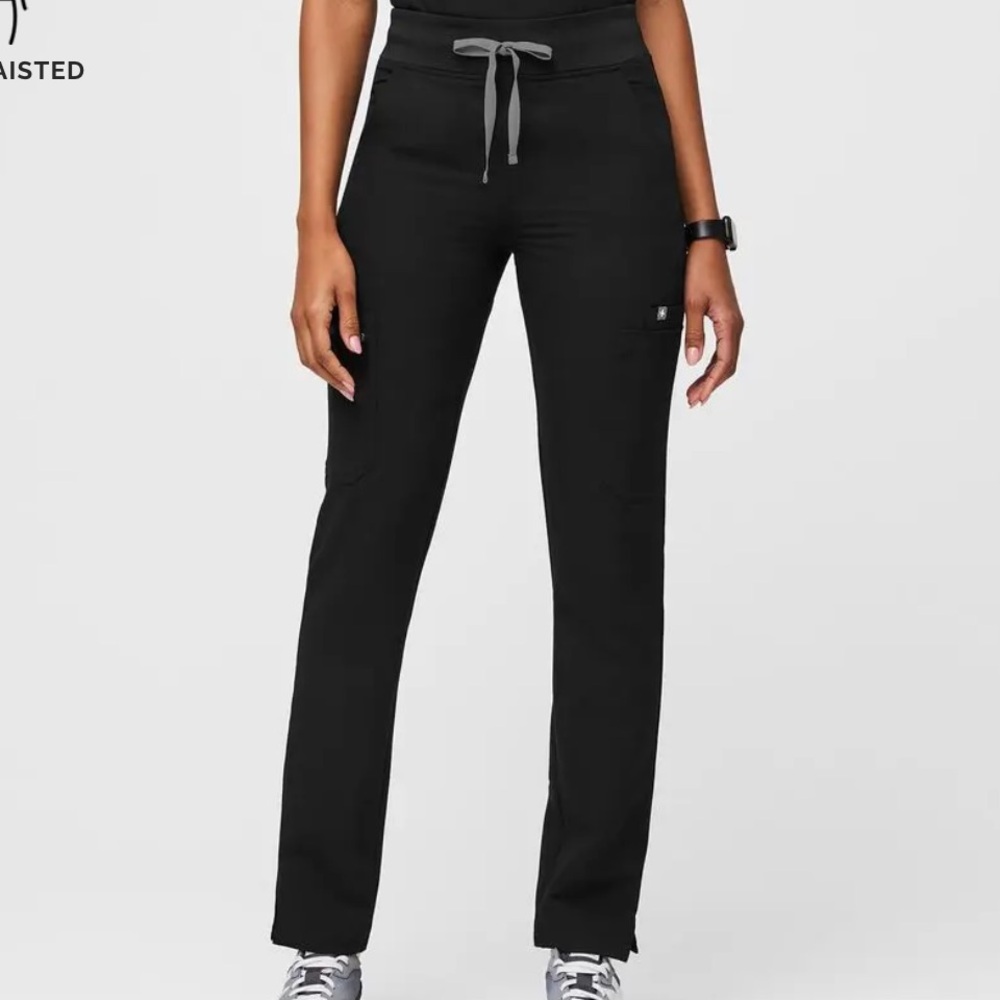 Figs Black scrub pants with Drawstring and Relaxed Fit